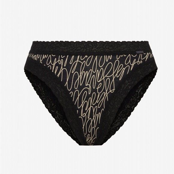 Savage fenty COTTON ESSENTIALS LACETRIM CHEEKY PANTY BLACK CAVIAR SIGN OFF PRINT - Picture 1 of 2